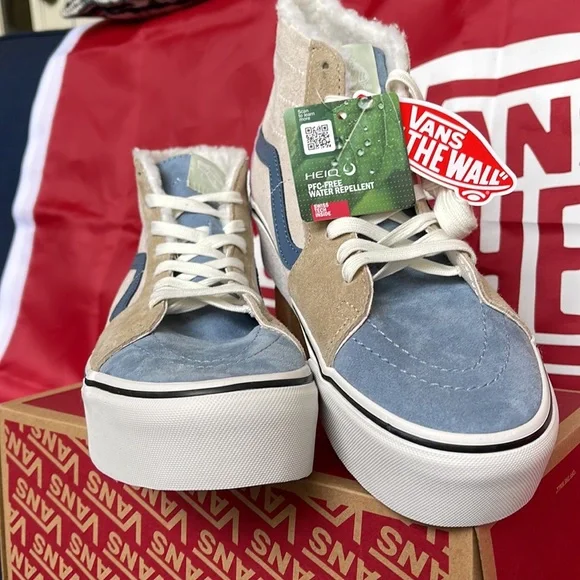 Vans Sk8-Hi Tapered
Pig Suede/Sherpa Multi Co
VN0A7Q5PMUL
WMNS Platforms - Picture 7 of 16